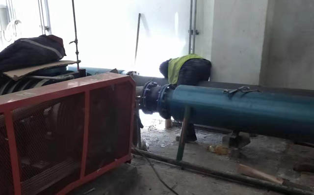 章丘丰源生产的fsr250G型号罗茨风机正式在山东国铭球墨铸管科技投入使用 图片关键词